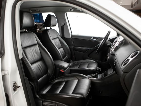 Volkswagen Tiguan, АТ, 2010 фото 14