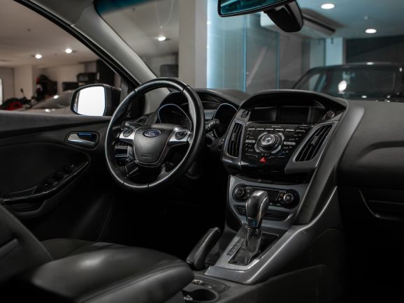 Ford Focus, Робот, 2013 фото 7