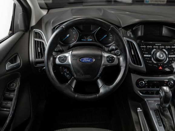 Ford Focus, Робот, 2013 фото 10