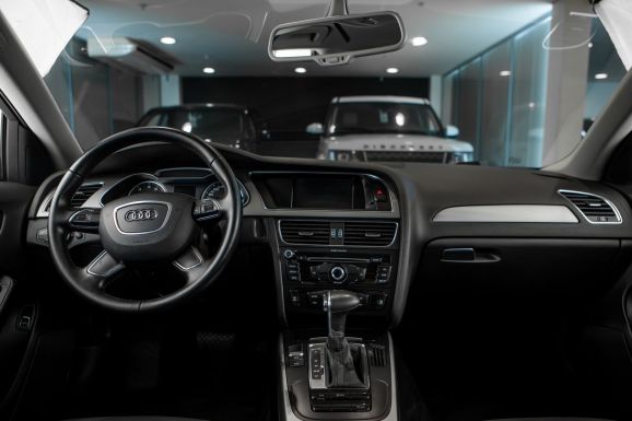 Audi A4, Вариатор, 2012 фото 12