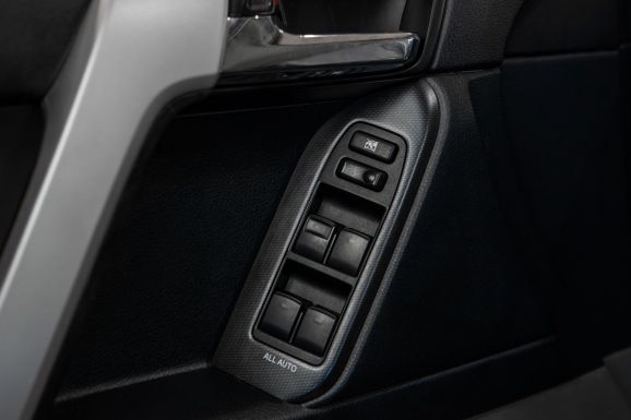 Toyota Land Cruiser Prado, АТ, 2011 фото 7