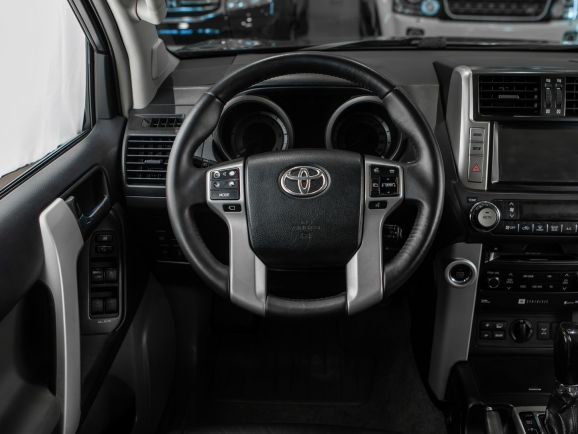 Toyota Land Cruiser Prado, АТ, 2011 фото 10