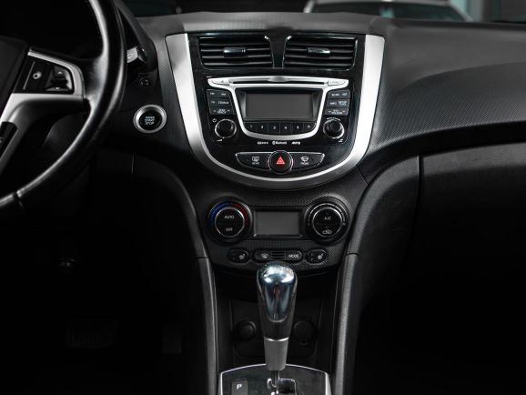 Hyundai Solaris, АТ, 2011 фото 11