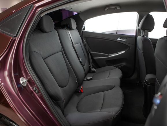 Hyundai Solaris, АТ, 2011 фото 2