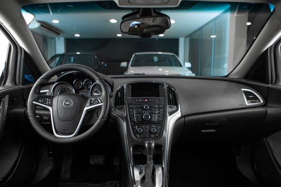 Opel Astra, АТ, 2013 фото 8