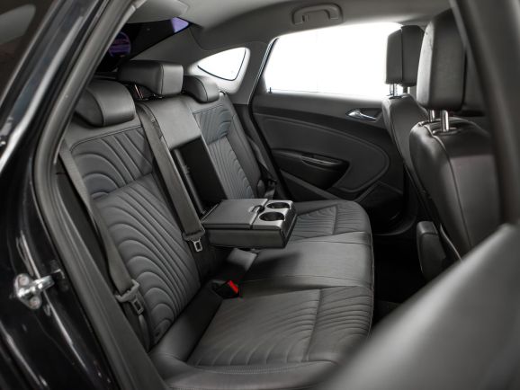 Opel Astra, АТ, 2013 фото 2