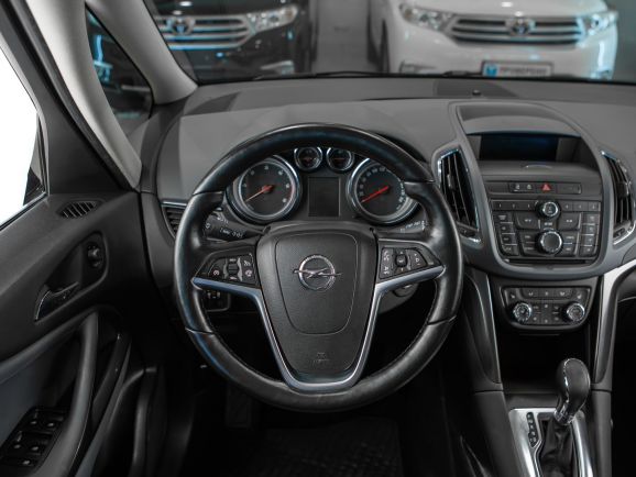 Opel Zafira, АТ, 2013 фото 9