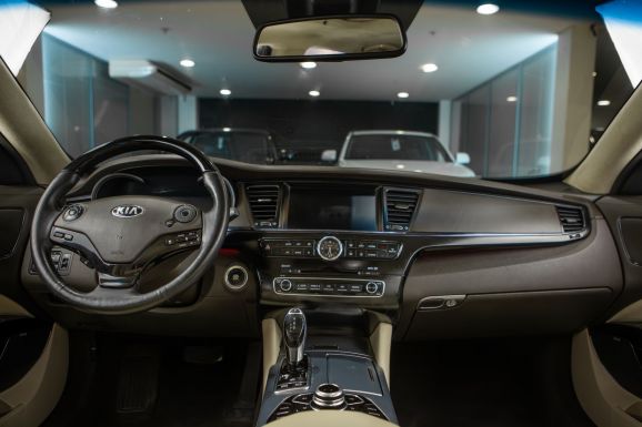 Kia Quoris, АТ, 2013 фото 22