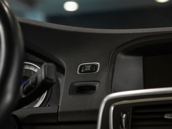 Volvo S60, АТ, 2012 фото 13