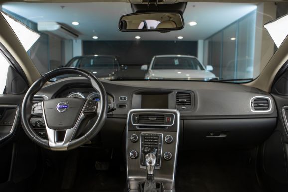 Volvo S60, АТ, 2012 фото 14