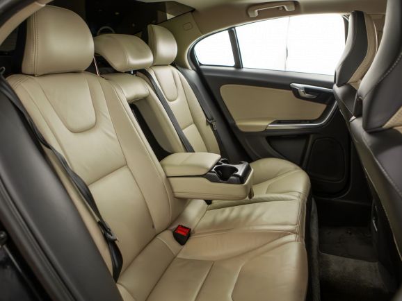 Volvo S60, АТ, 2012 фото 2