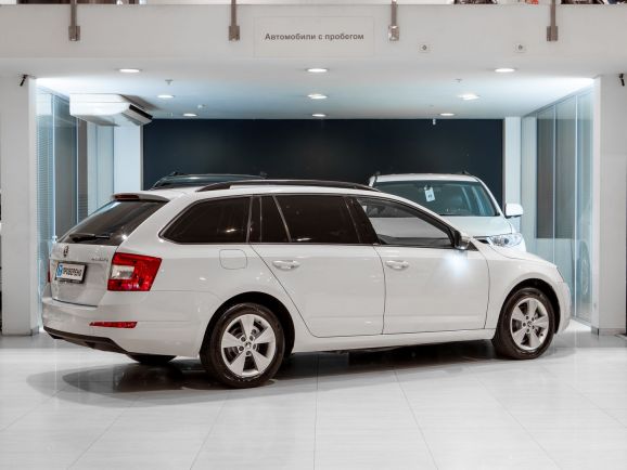 Skoda Octavia, Робот, 2014 фото 4