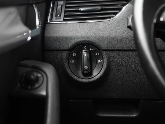 Skoda Octavia, Робот, 2014 фото 8