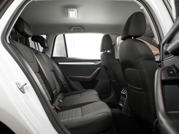 Skoda Octavia, Робот, 2014 фото 16