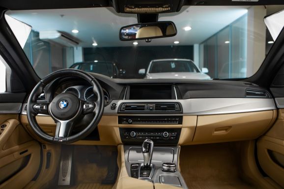 BMW 5 серия, АТ, 2014 фото 8