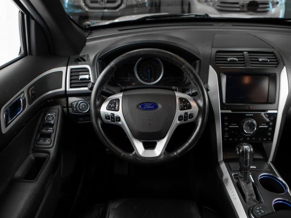 Ford Explorer, АТ, 2012 фото 14