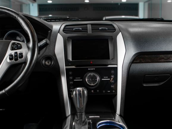 Ford Explorer, АТ, 2012 фото 15