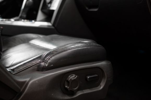 Ford Explorer, АТ, 2012 фото 2