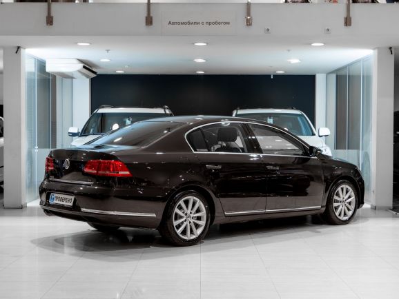 Volkswagen Passat, Робот, 2011 фото 4