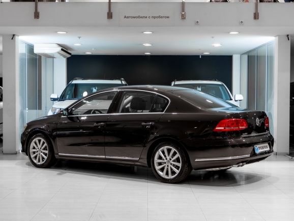 Volkswagen Passat, Робот, 2011 фото 6