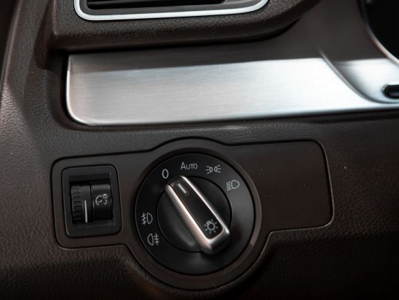 Volkswagen Passat, Робот, 2011 фото 11