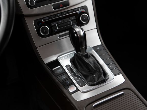 Volkswagen Passat, Робот, 2011 фото 14