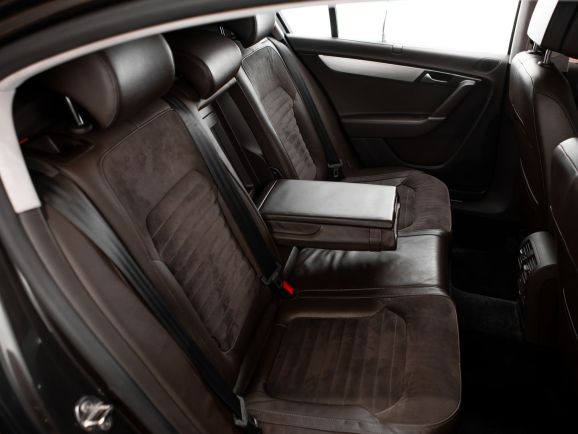 Volkswagen Passat, Робот, 2011 фото 2