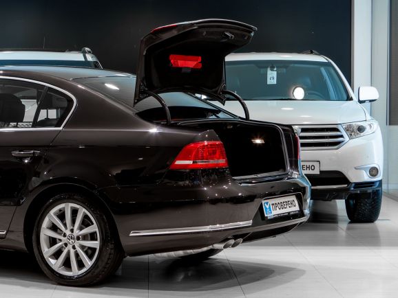 Volkswagen Passat, Робот, 2011 фото 1