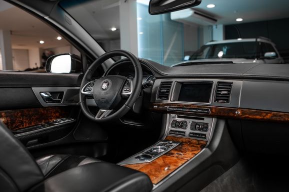 Jaguar XF, АТ, 2014 фото 7