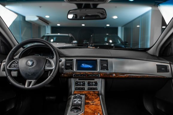 Jaguar XF, АТ, 2014 фото 13