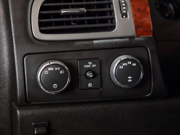 Chevrolet Tahoe, АТ, 2012 фото 16