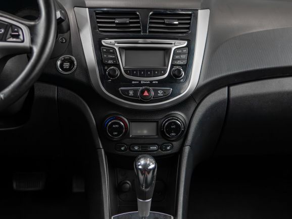 Hyundai Solaris, АТ, 2012 фото 9