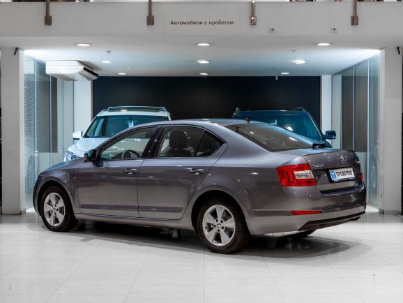 Skoda Octavia, Робот, 2013 фото 6