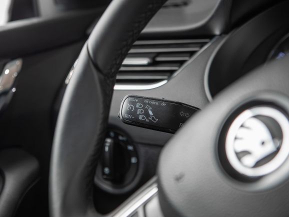 Skoda Octavia, Робот, 2013 фото 11