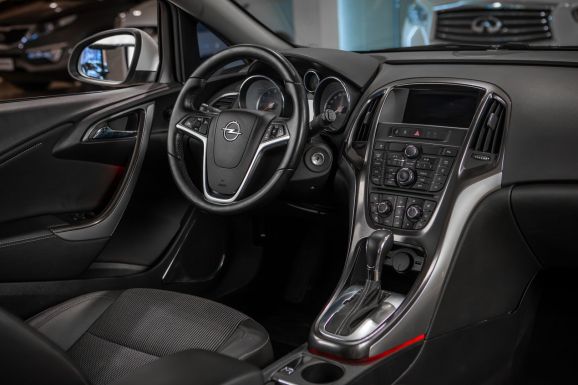 Opel Astra, АТ, 2012 фото 7