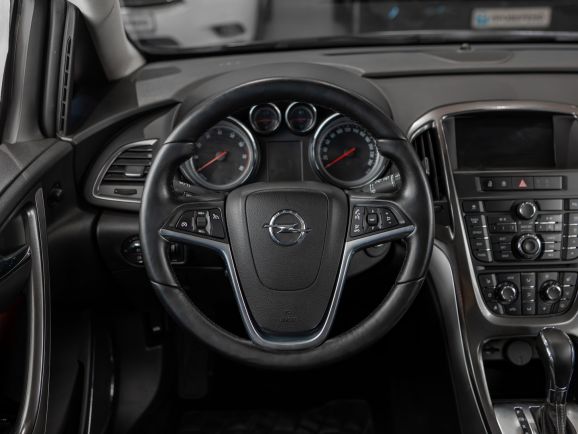 Opel Astra, АТ, 2012 фото 9