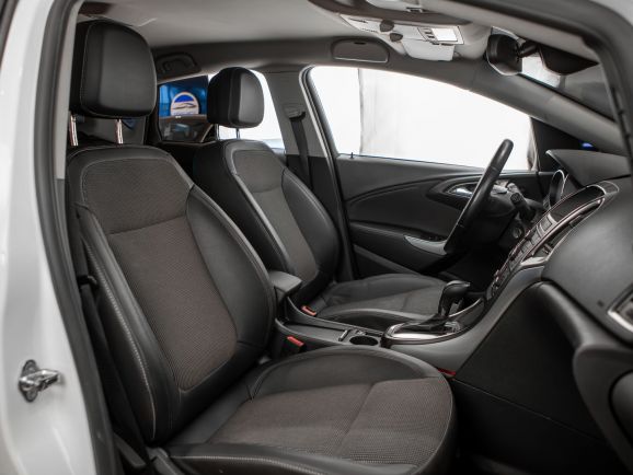 Opel Astra, АТ, 2012 фото 13