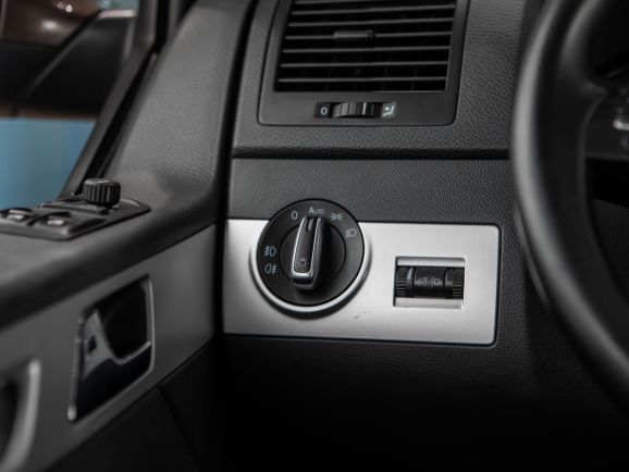 Volkswagen Multivan, Робот, 2010 фото 11