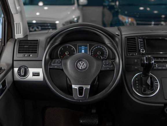 Volkswagen Multivan, Робот, 2010 фото 12