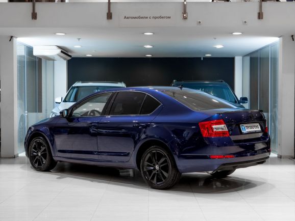 Skoda Octavia, Робот, 2015 фото 6