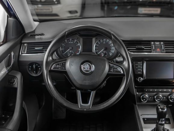 Skoda Octavia, Робот, 2015 фото 13