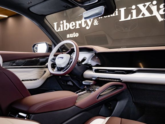 Geely Monjaro, 2.0 л, АТ, 2023 фото 12