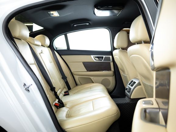 Jaguar XF, 3.0 л, АТ, 2012 фото 2