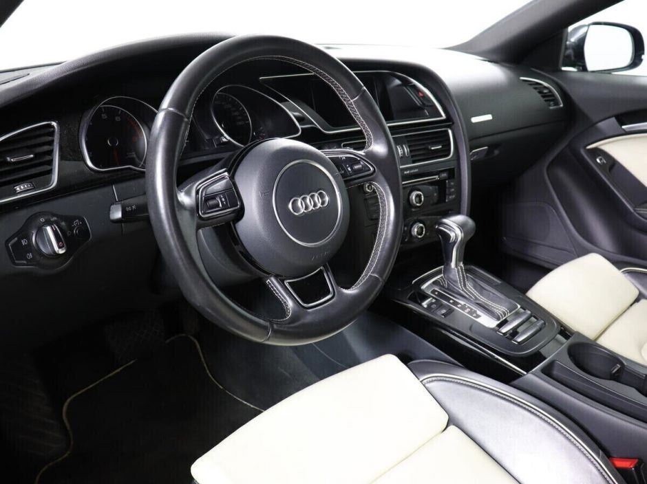 Audi A5, 2.0 л, Робот, 2011 фото 11