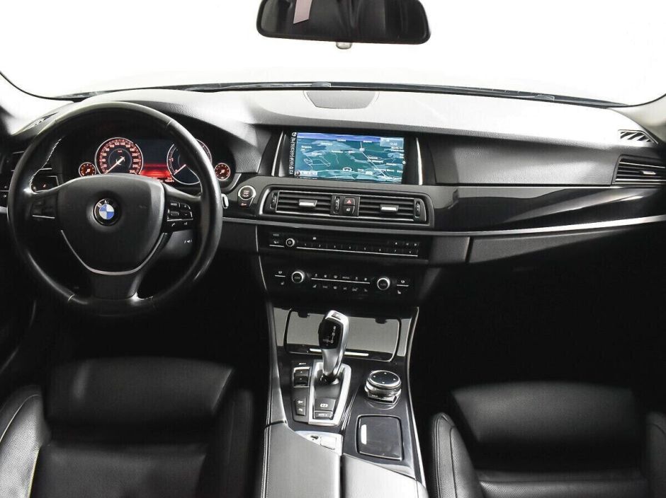 BMW 5 серии, 3.0 л, АТ, 2014 фото 11