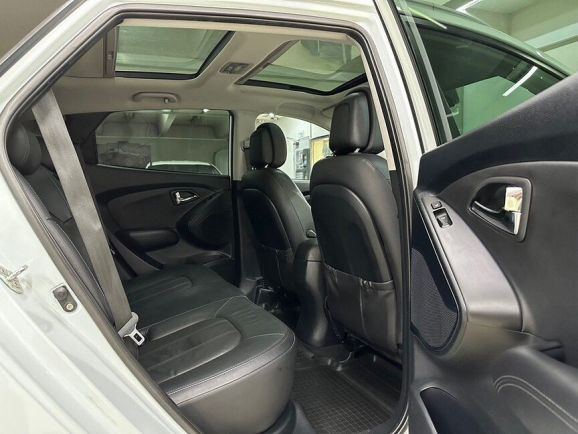 Hyundai ix35 Prestige, 2.0 л, АТ, 2010 фото 2
