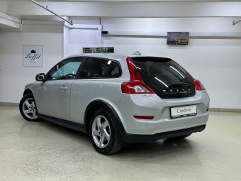 Volvo C30 Momentum, 2.0 л, Робот, 2011 фото 6