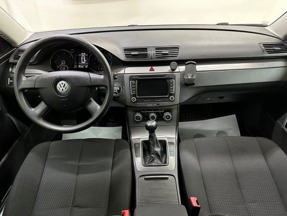 Volkswagen Passat, 1.6 л, МТ, 2010 фото 7