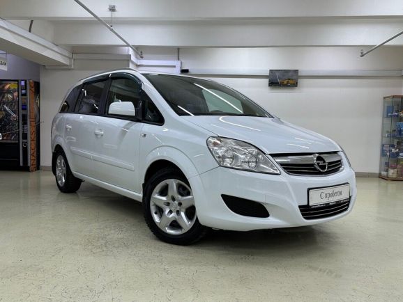 Opel Zafira, 1.8 л, Робот, 2012 фото 5