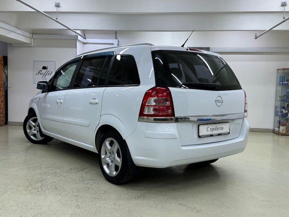 Opel Zafira, 1.8 л, Робот, 2012 фото 6